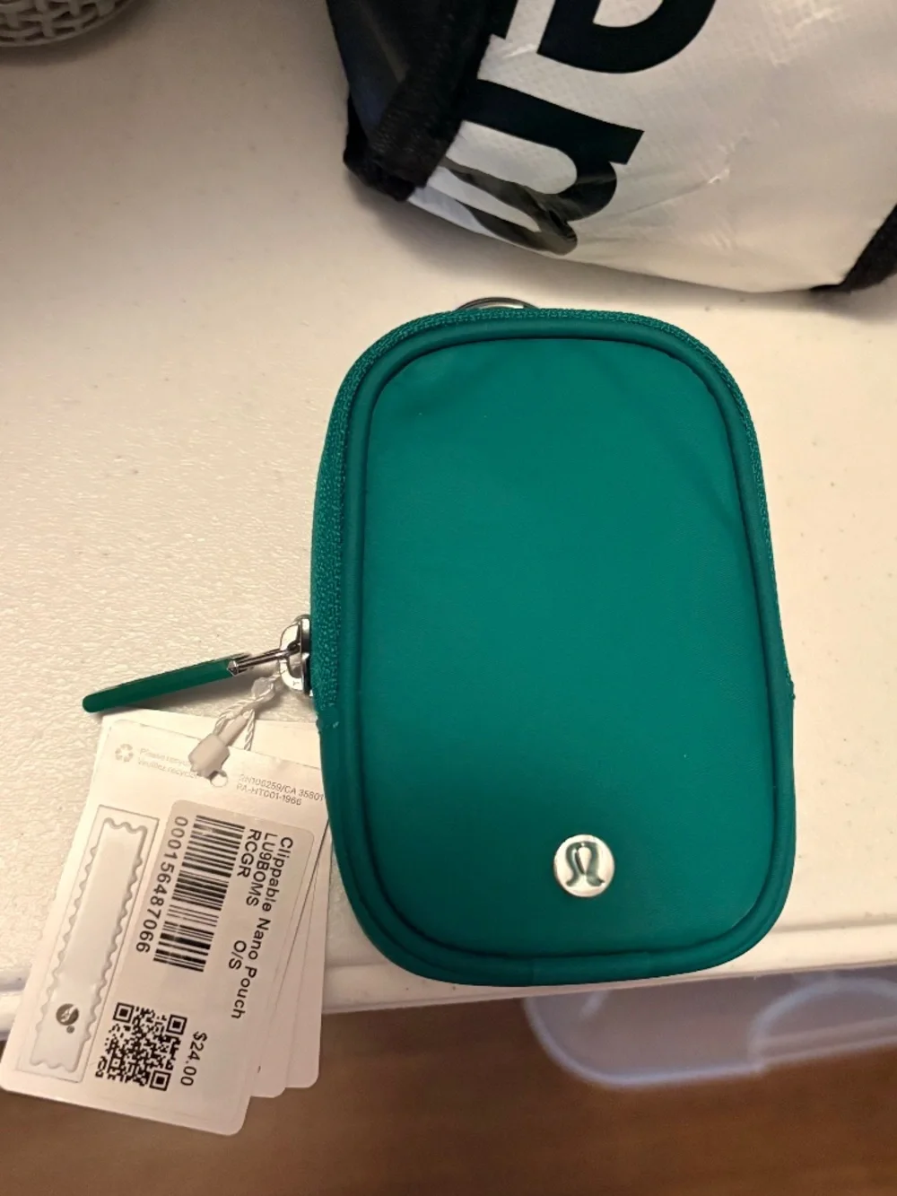 Lululemon NWT Clippable Nano Pouch Raceway Green color way. No longer made styl